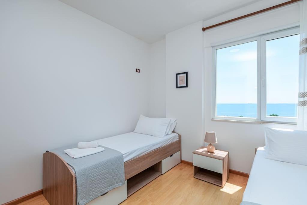 Grand View Apartment Durres Bagian luar foto