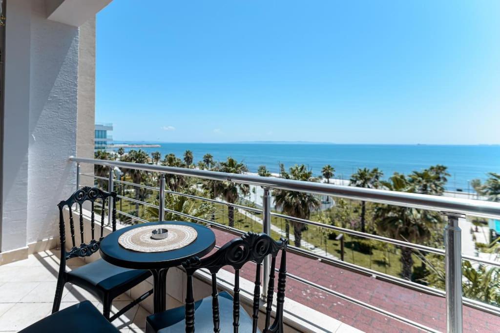 Grand View Apartment Durres Bagian luar foto