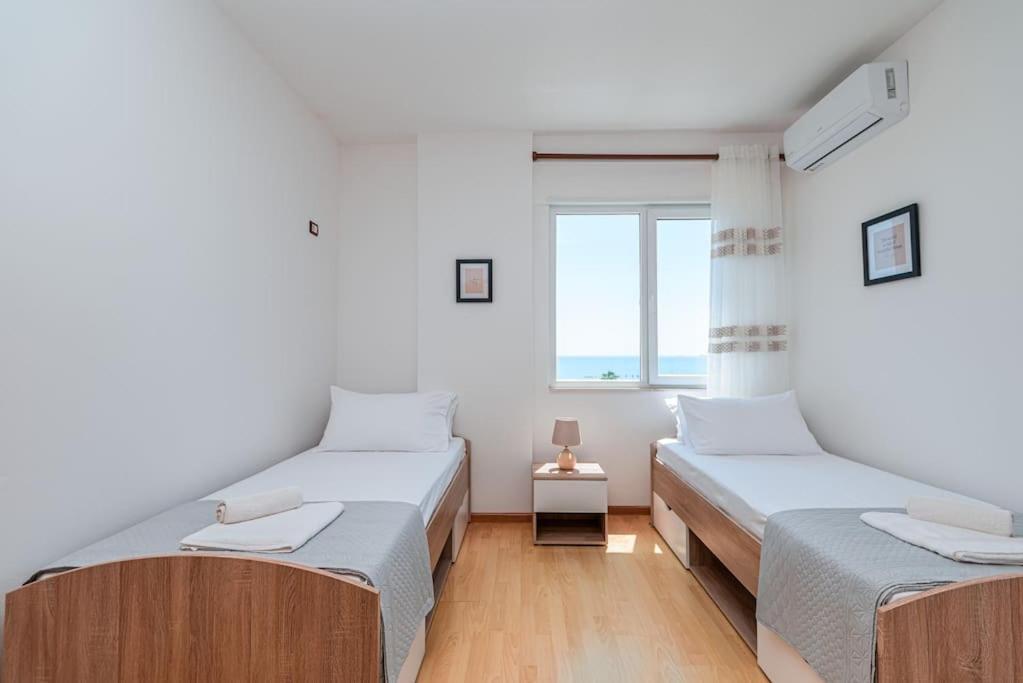 Grand View Apartment Durres Bagian luar foto