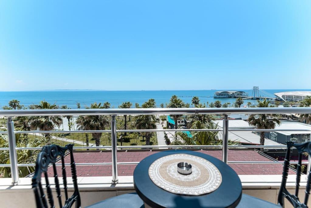 Grand View Apartment Durres Bagian luar foto