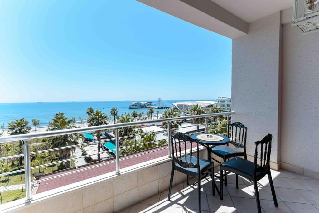 Grand View Apartment Durres Bagian luar foto