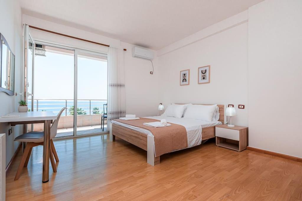 Grand View Apartment Durres Bagian luar foto